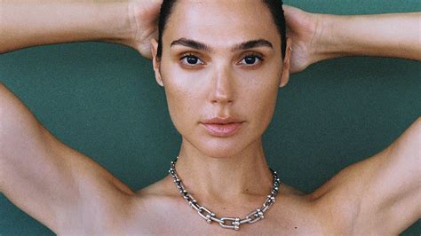 gal gadot hot nude|Wonder Woman: Gal Gadot Nude + Leaked Videos!